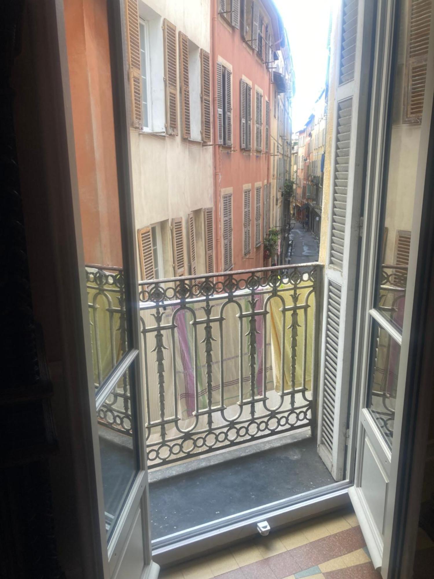Appartement Dans Le Vieux-nice *